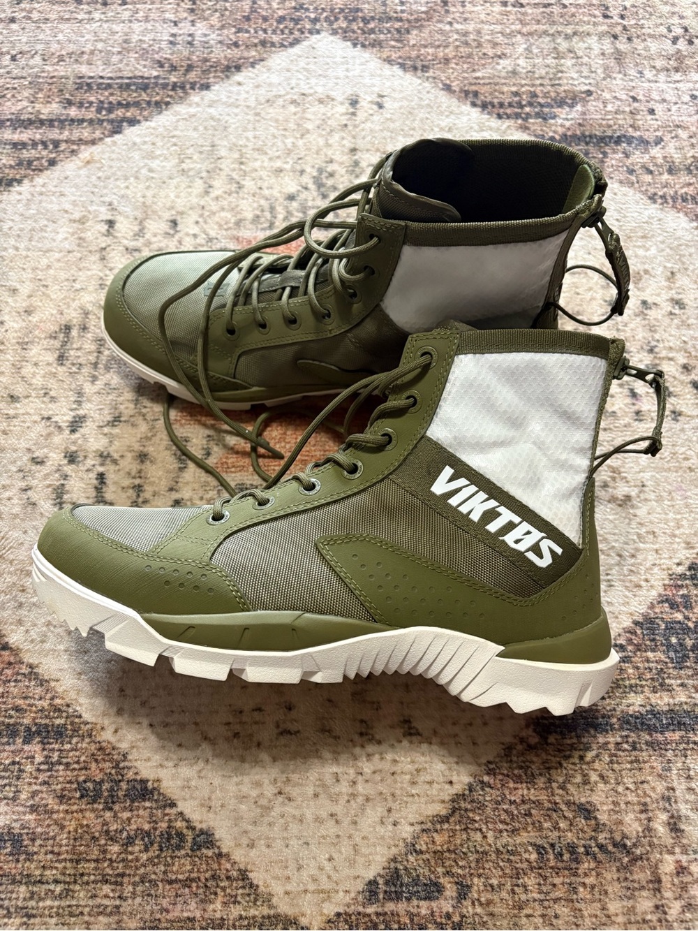 Viktos Men’s Green/White Johnny Combat Boots size 11